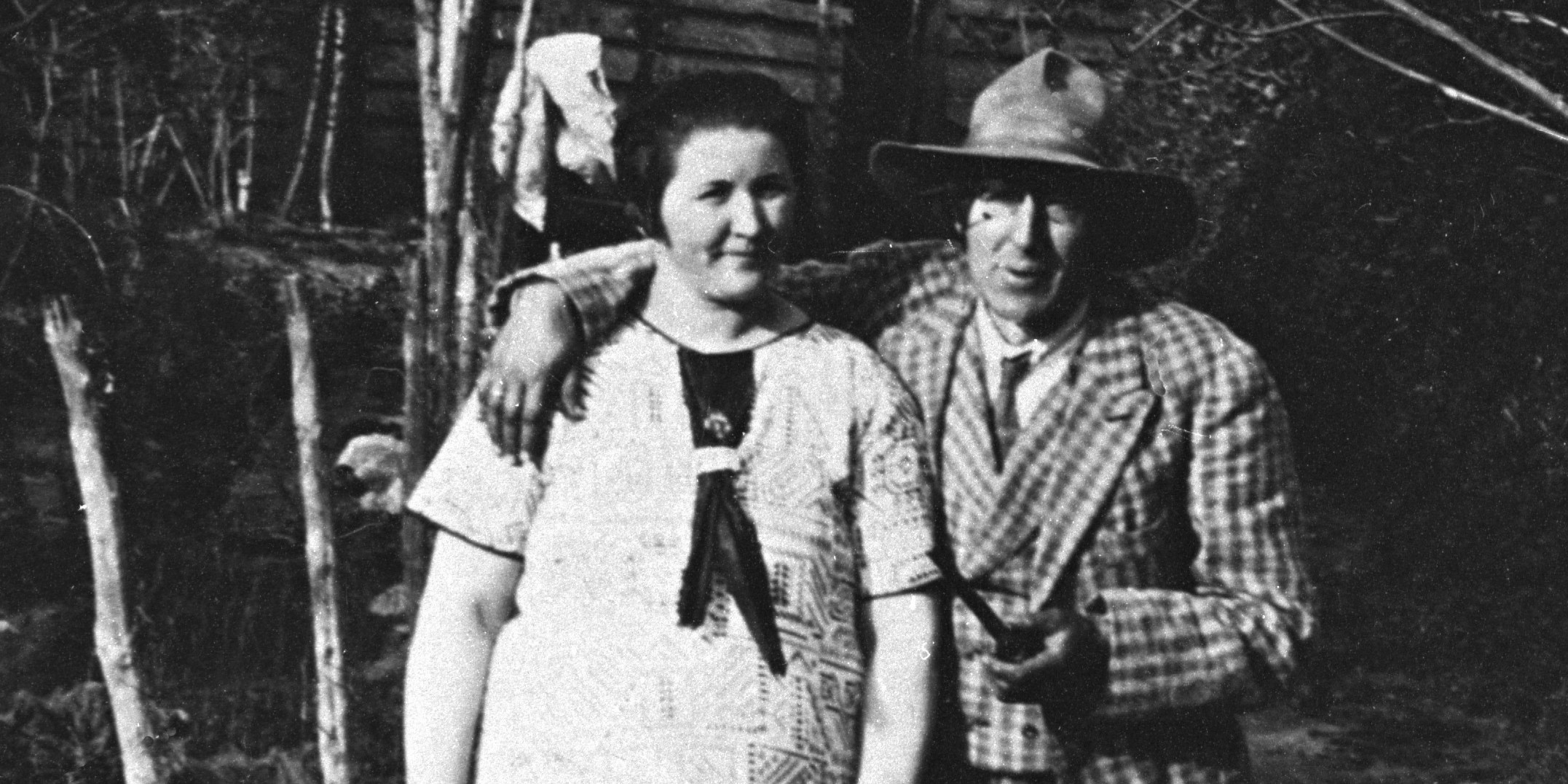 Engel og Nikolai Astrup på Astruptunet.