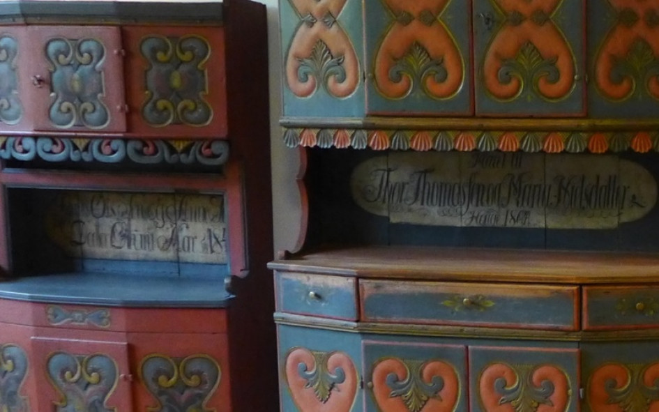 urdahl_framskap_rosemaling.jpg