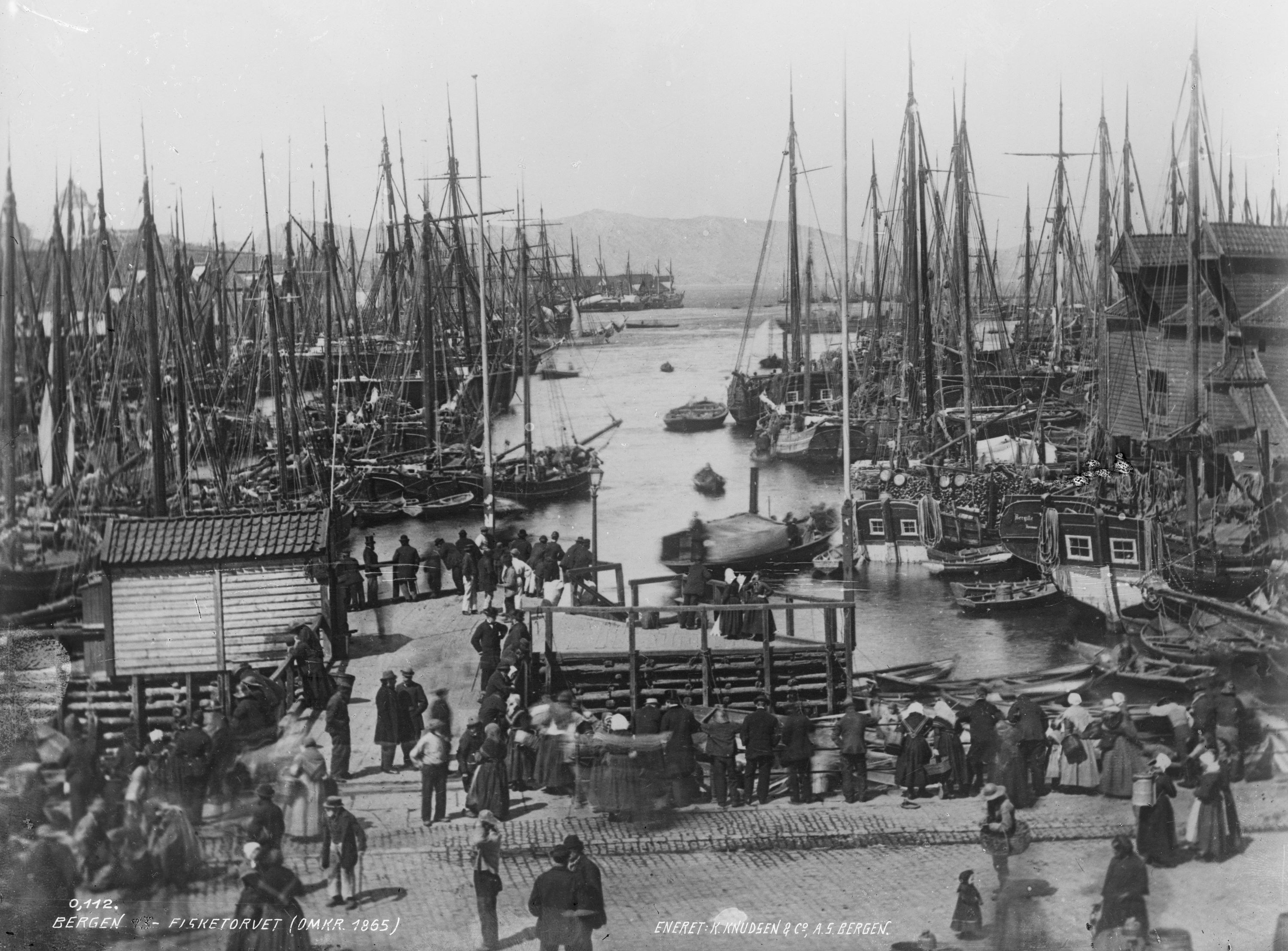 holvikejekta/redusert-bergen_fisketorvet-1865_knudknudsen_ubb-kk-m-112_orig.jpg.