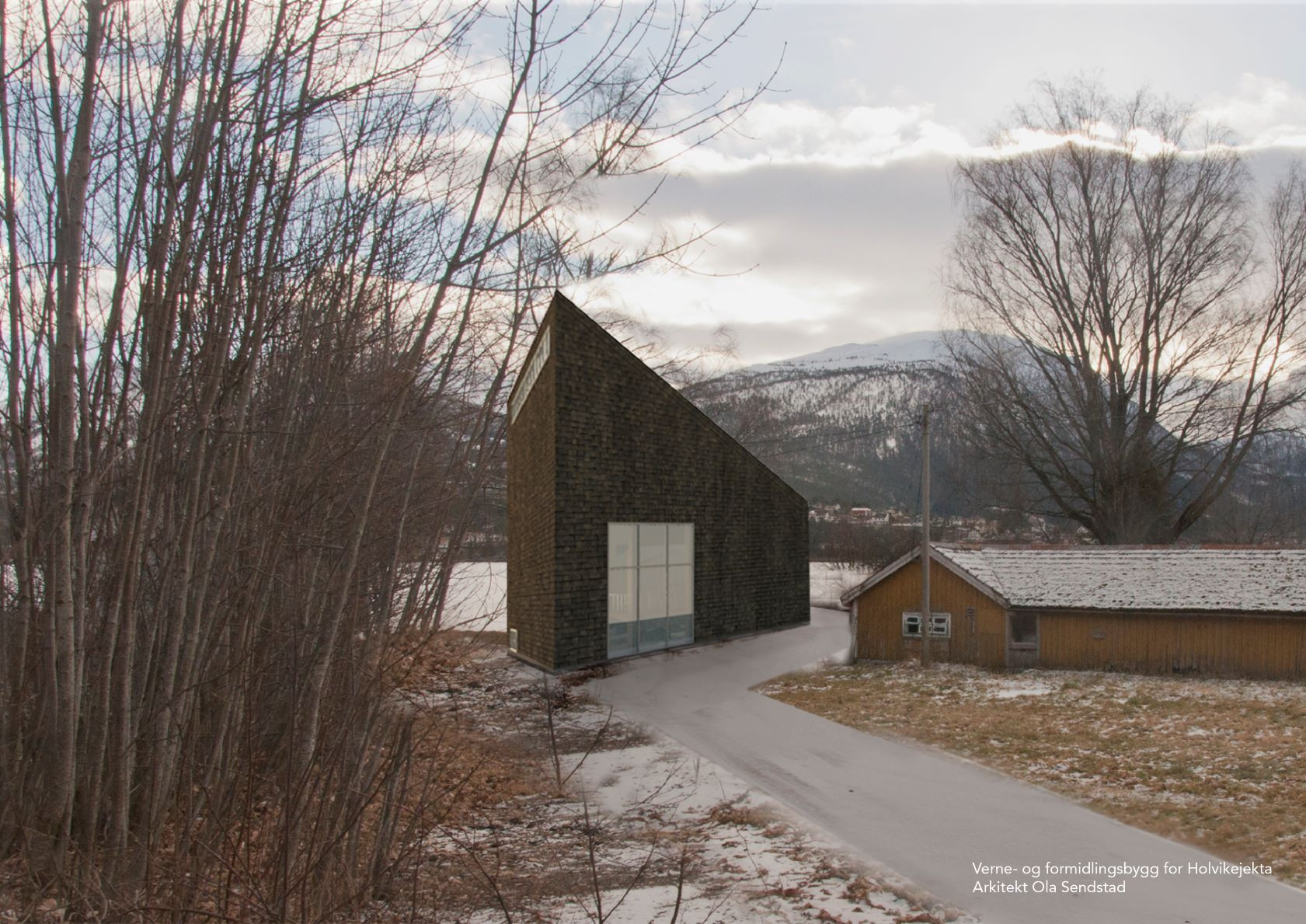 Skisse av eit spisst bygg med store vindauge ved fjorden.