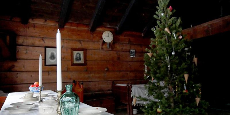 nordfjord-folkemuseum/jul-i-morits-1669903121.jpg.