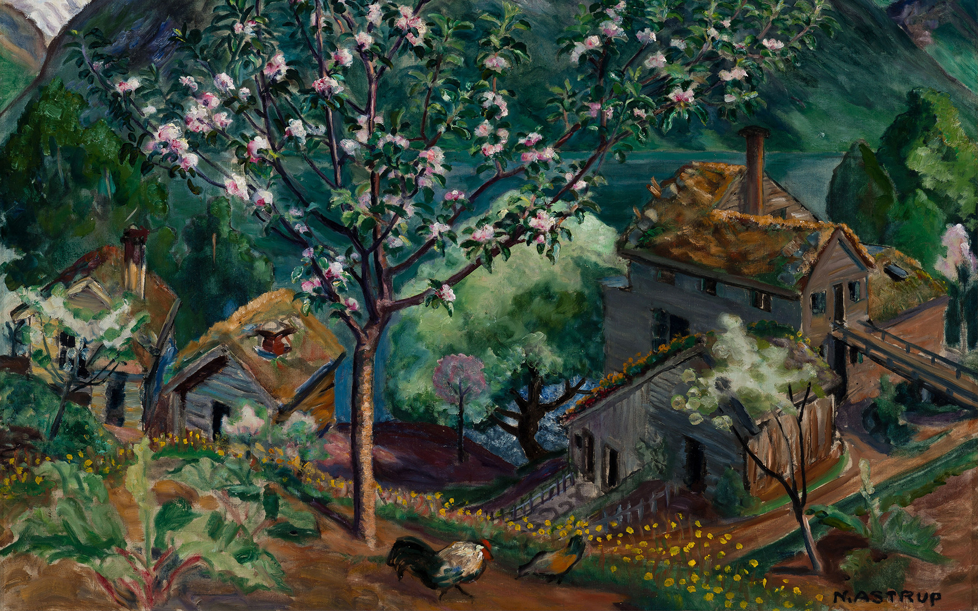 Fargerikt oljemaleri av eit lite epletre med rosa blomster i forgrunnen, dei gamle bygningane i Astruptunet bak der. Aller bakerst, Jølstravatnet og Bjørsetfjellet