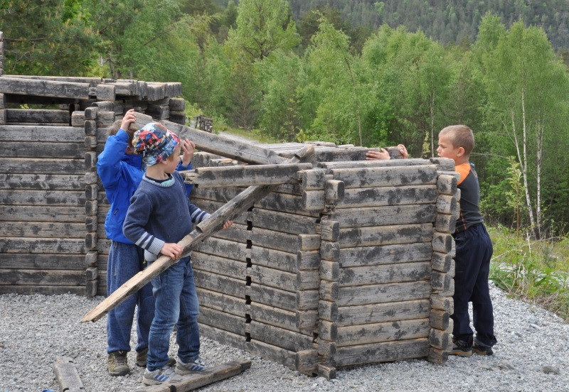 de-heibergske-samlinger/bygg-ditt-eige-laftahus-1.jpg.