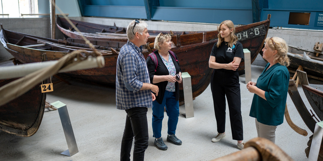 kystmuseet/omvising_i_bathallen_msf_01725_foto_henning_a.__hellebust.jpg.