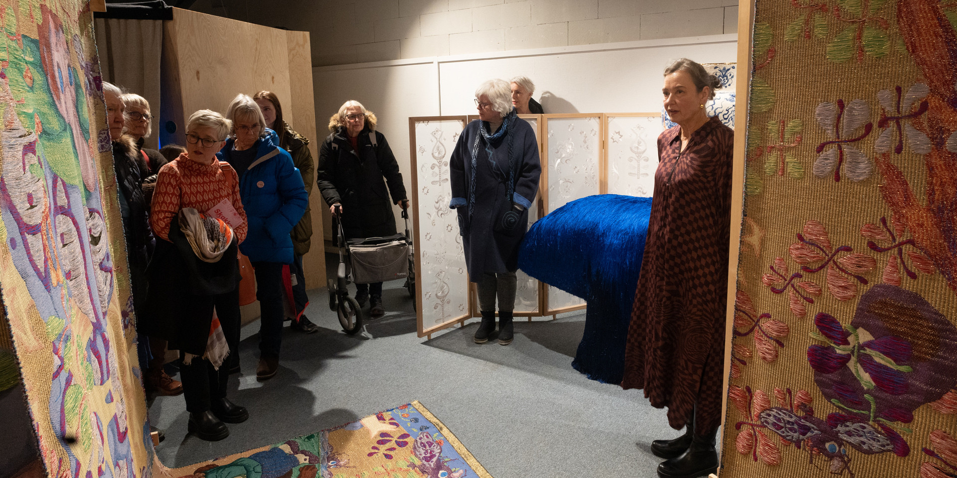 sunnfjord-museum/skakke-folkedrakter_msf_02330_24399520.jpg.