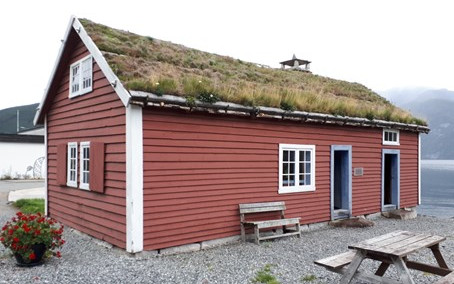 Glavaerstova-sjenkestove-ved-fjorden.jpg
